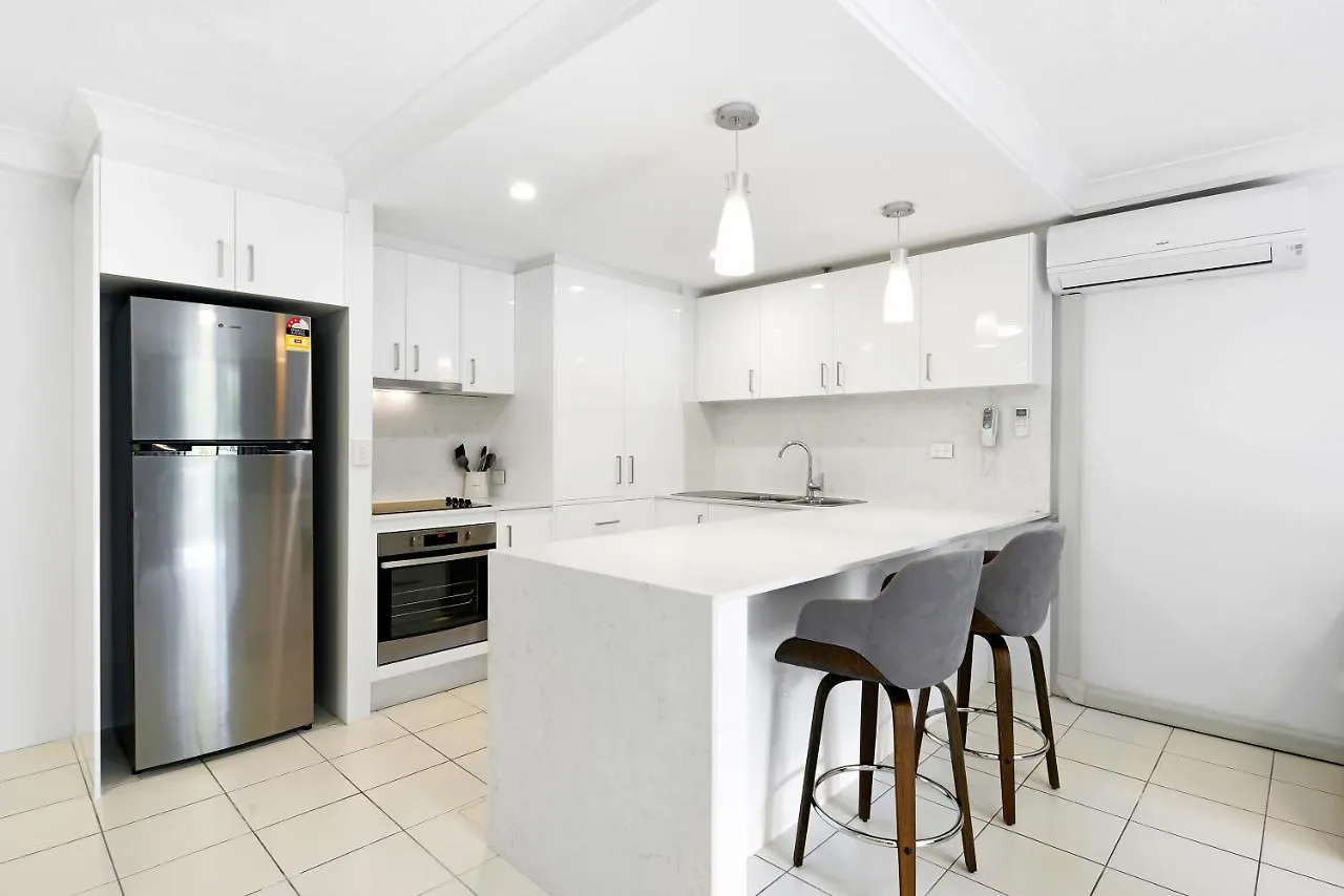 גולד קוסט Surfers Century Oceanside Apartments מלון דירות