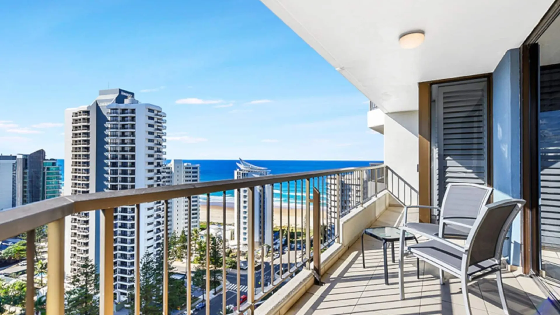 גולד קוסט Surfers Century Oceanside Apartments מלון דירות
