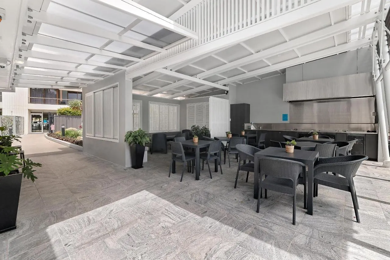 גולד קוסט Surfers Century Oceanside Apartments אוסטרליה