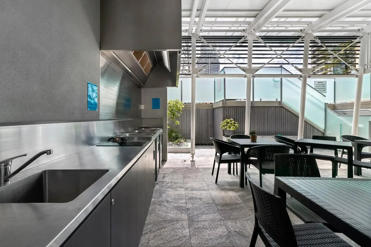 גולד קוסט Surfers Century Oceanside Apartments מלון דירות גולד קוסט