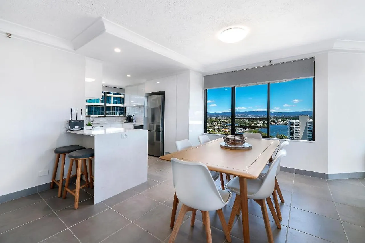 **** מלון דירות גולד קוסט Surfers Century Oceanside Apartments אוסטרליה