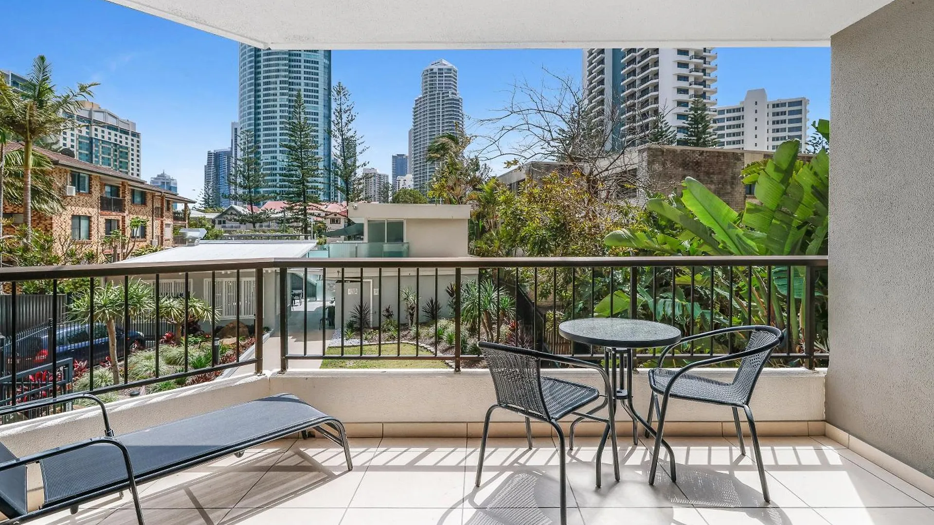 מלון דירות גולד קוסט Surfers Century Oceanside Apartments